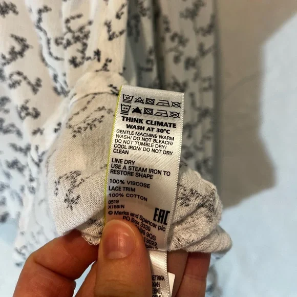 M&S Ivory Floral Boho Cottagecore Blouse Sz 6 - Picture 9 of 9